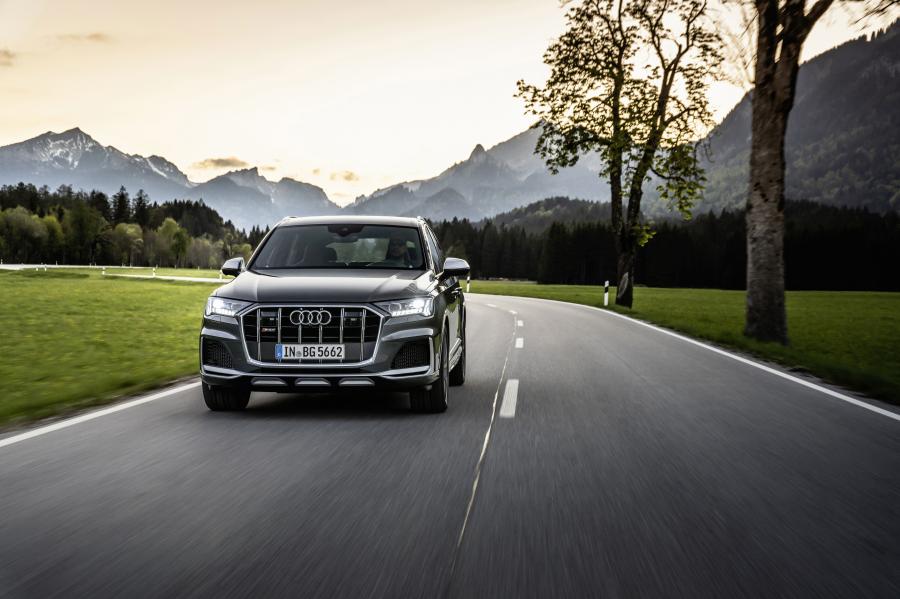  Audi SQ7 TFSI (4M) 2020 года  (WW) (фото 2 из 45)